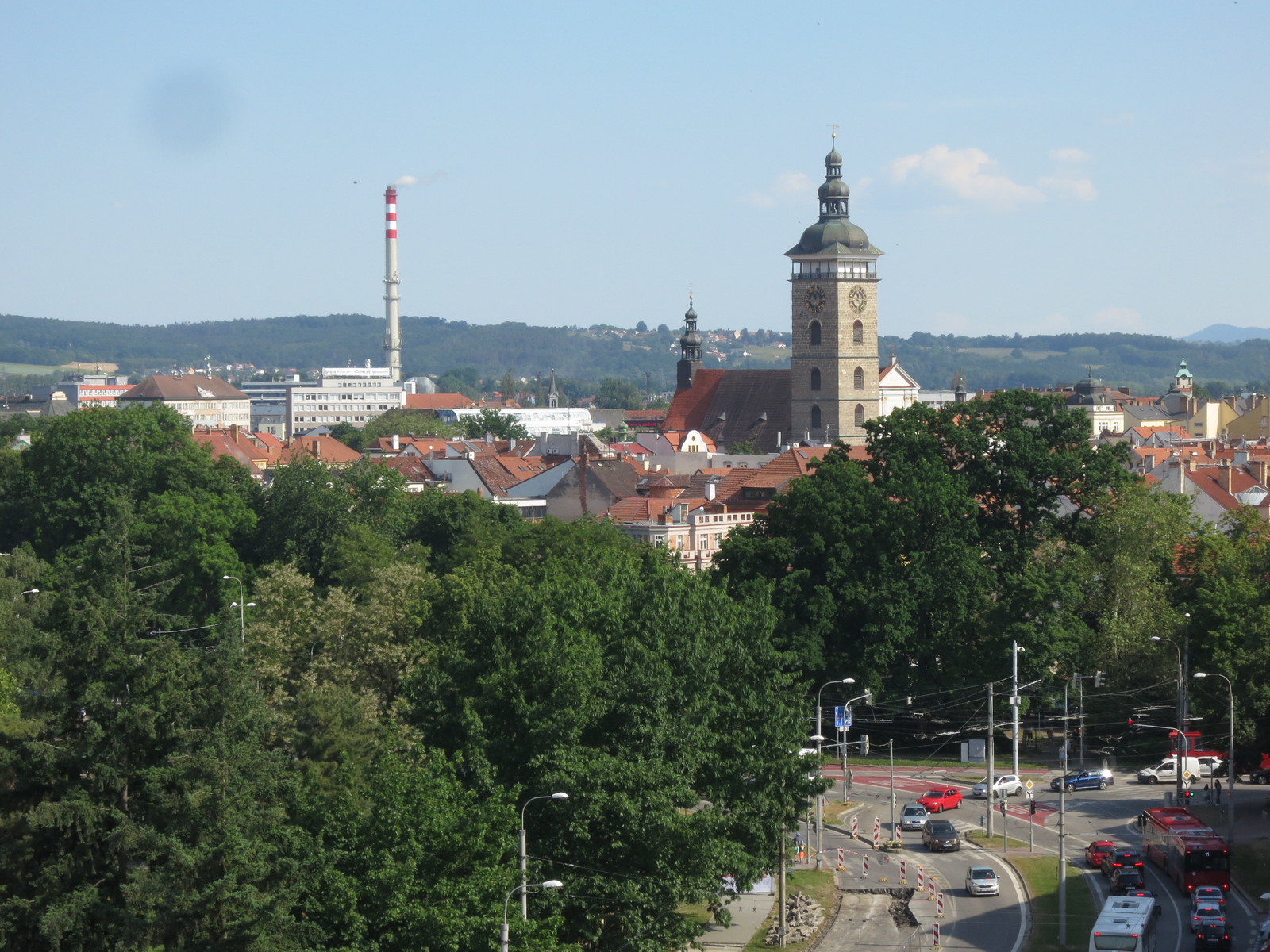 Podivnosti městského prostřed_pohled na město.JPG